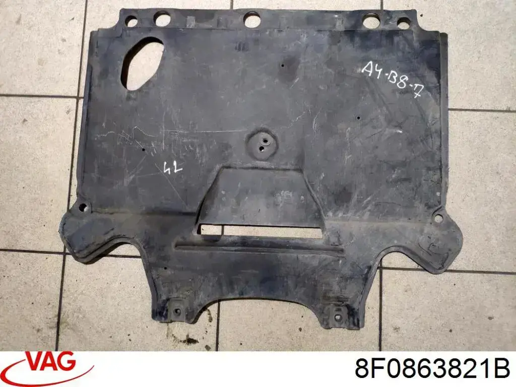 8F0863821B VAG Proteção de motor, de panela (da seção de motor)