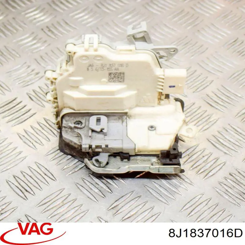 Fecho da porta dianteira direita VAG 8J1837016D preço, a partir de 56,18 USD