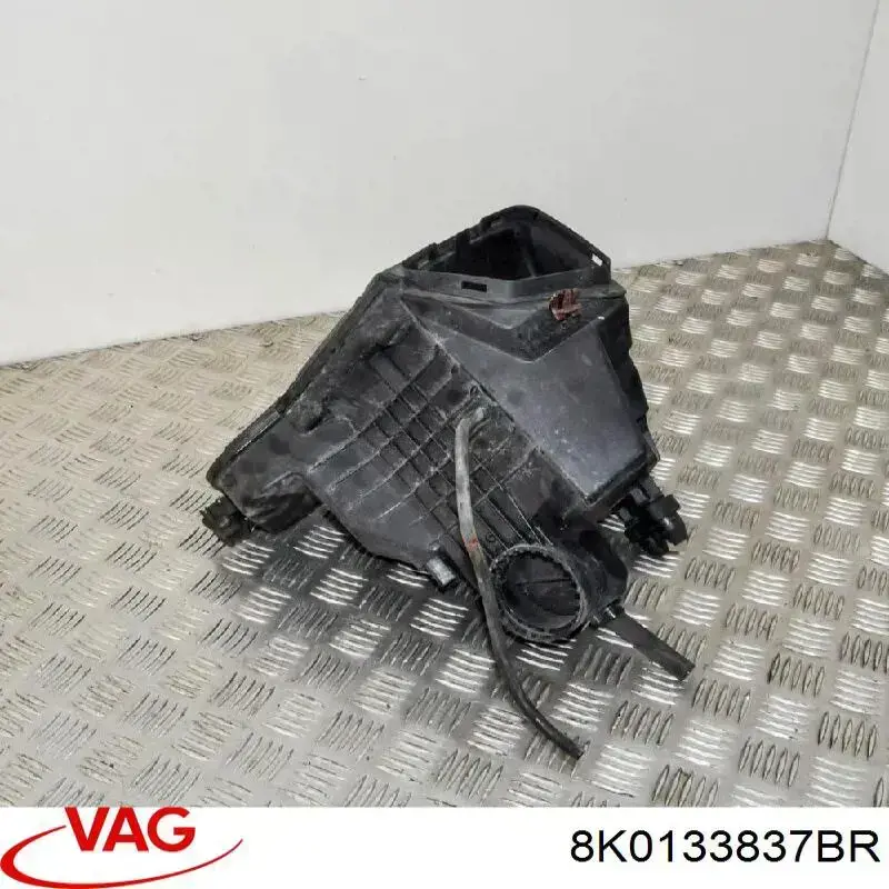 8K0133837BR VAG Caixa de filtro de ar