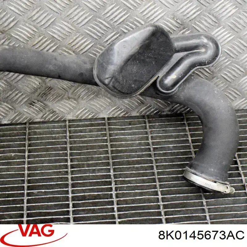 8K0145673AC VAG Mangueira (cano derivado) de intercooler