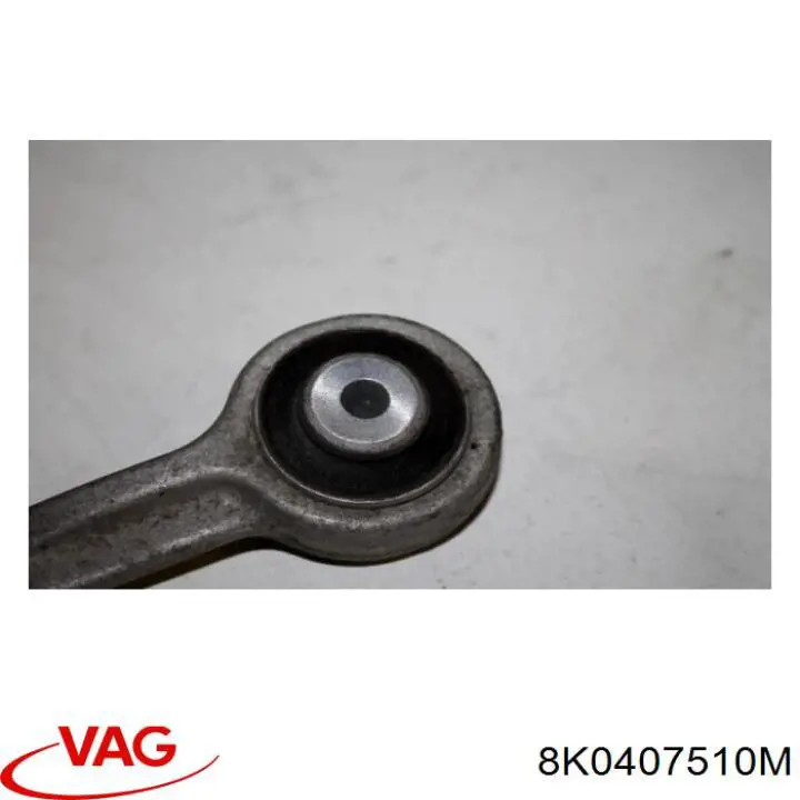 Compre 8K0407510M VAG Braço oscilante superior direito de suspensão dianteira