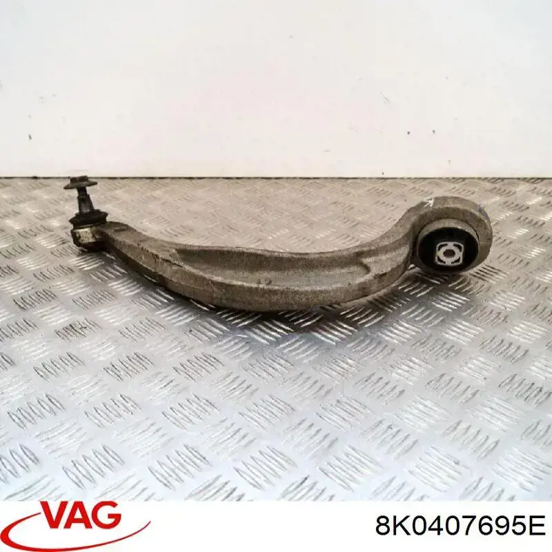 Compre 8K0407695E VAG Braço oscilante inferior esquerdo de suspensão dianteira