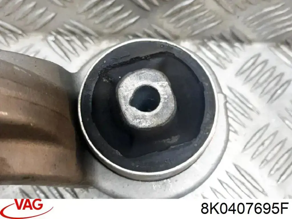 Compre 8K0407695F VAG Braço oscilante inferior esquerdo de suspensão dianteira