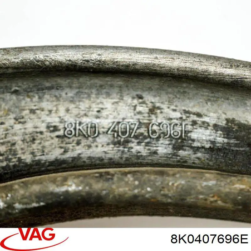 Compre 8K0407696E VAG Braço oscilante inferior direito de suspensão dianteira
