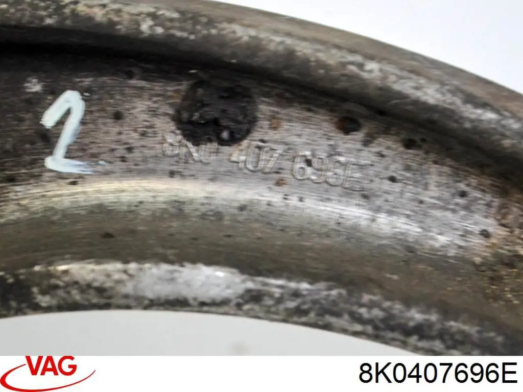 8K0407696E VAG Braço oscilante inferior direito de suspensão dianteira