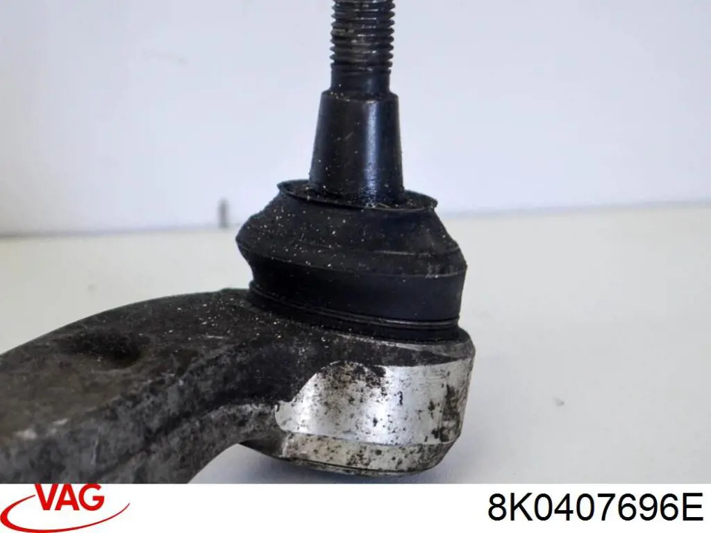 Braço oscilante inferior direito de suspensão dianteira VAG 8K0407696E preço, a partir de 93,64 USD