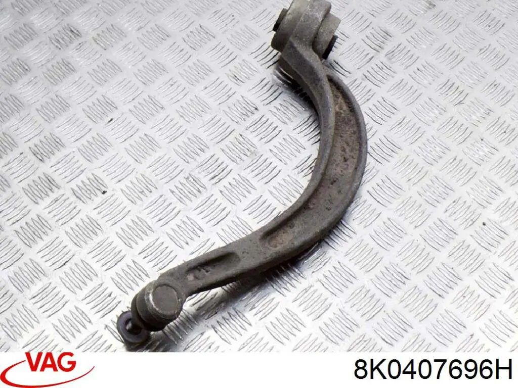 Braço oscilante inferior direito de suspensão dianteira VAG 8K0407696H preço, a partir de 90,24 USD