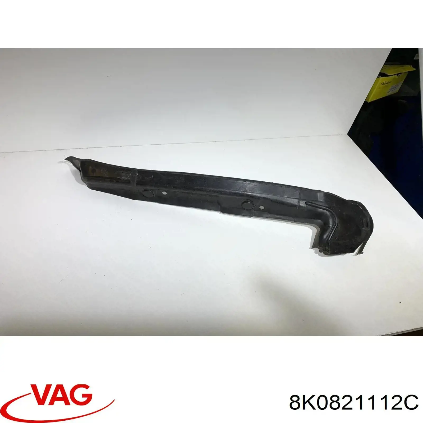 8K0821112C VAG Compactador do pára-lama