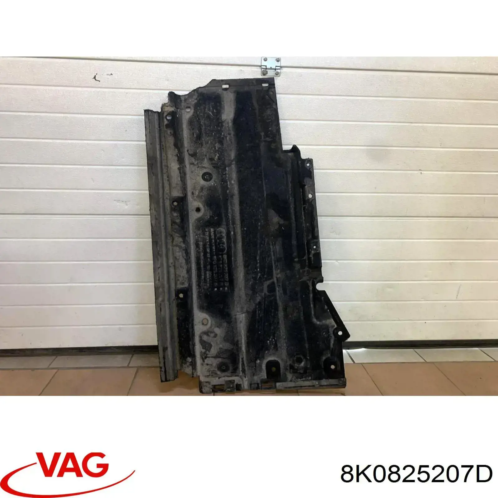 Compre 8K0825207D VAG Proteção de fundo esquerda