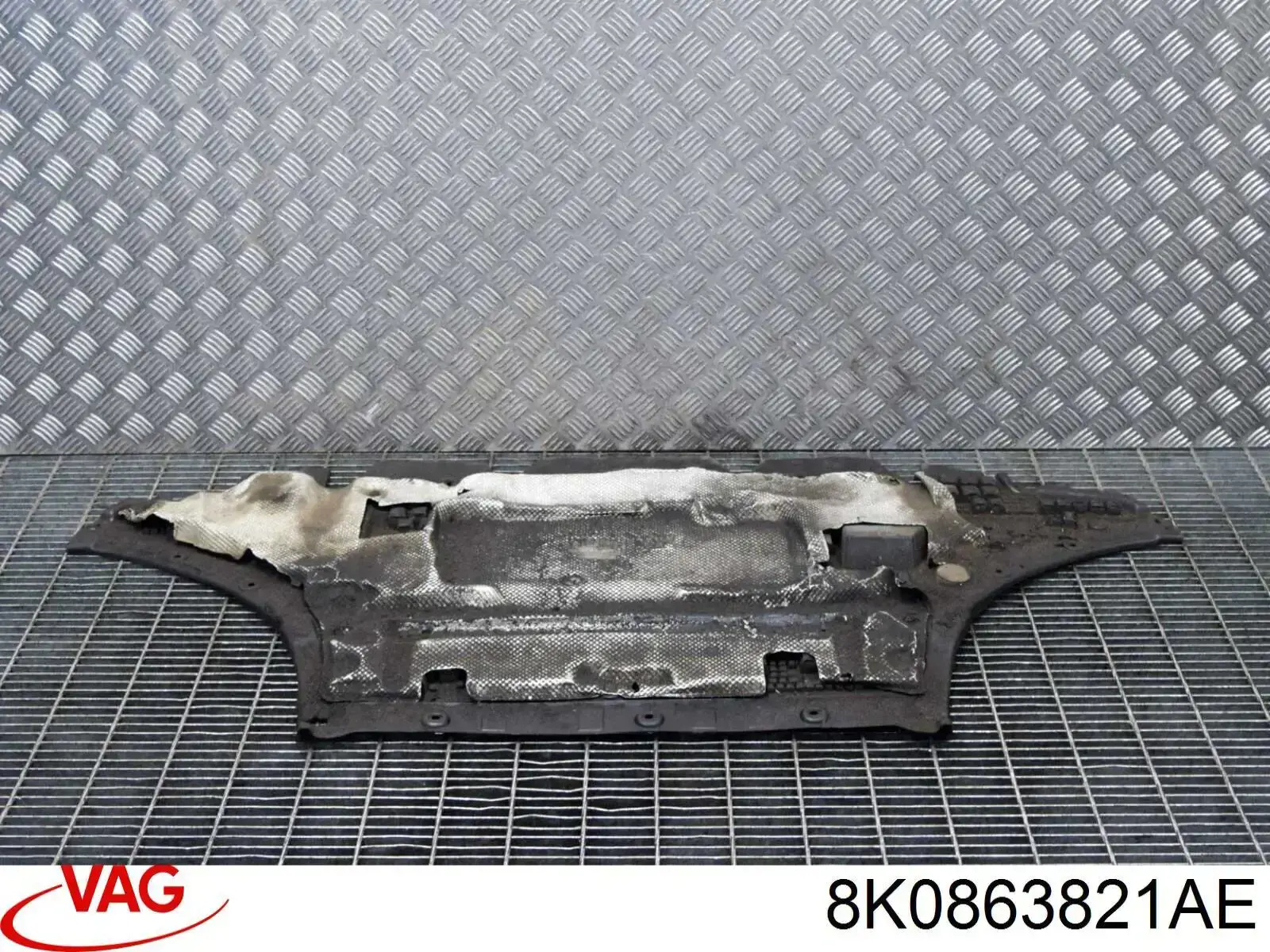 8K0863821AE VAG Proteção de motor, de panela (da seção de motor)