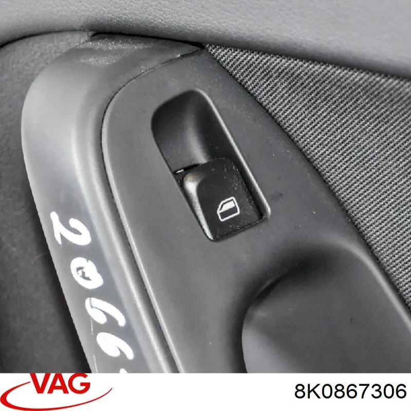 Revestimento (cobrimento) interno da porta traseira direita VAG 8K0867306
