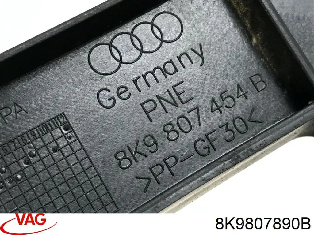 Compre 8K9807890B VAG Consola direita do pára-choque traseiro
