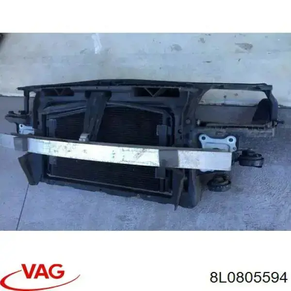8L0805594 VAG Suporte do radiador montado (painel de montagem de fixação das luzes)