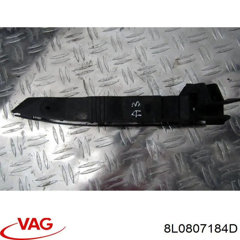 Consola do pára-choque dianteiro direito VAG 8L0807184D preço, a partir de 20,50 USD