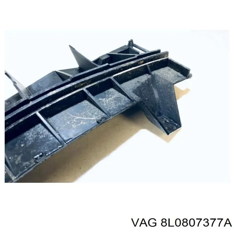 Guia esquerda do pára-choque traseiro VAG 8L0807377D preço, a partir de 78,45 USD