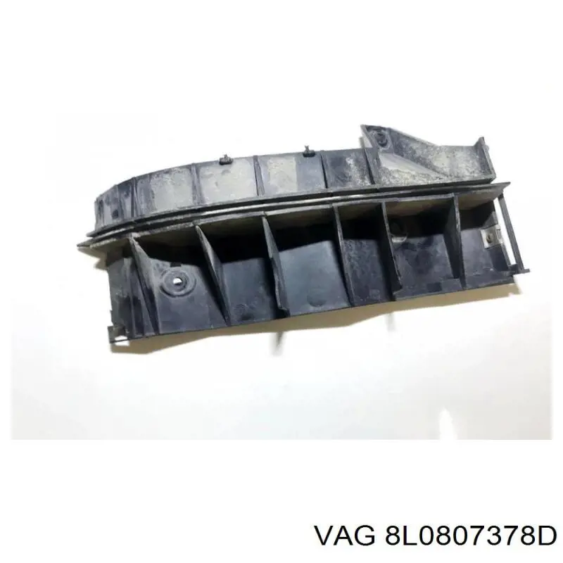 Guia direita do pára-choque traseiro VAG 8L0807378D preço, a partir de 78,45 USD