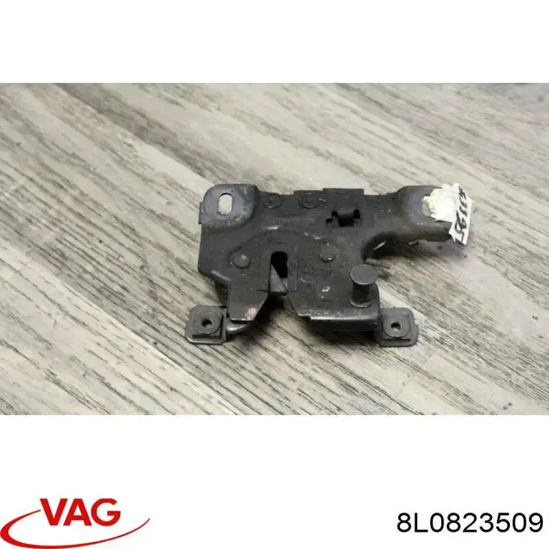 8L0823509C VAG Fecho da capota