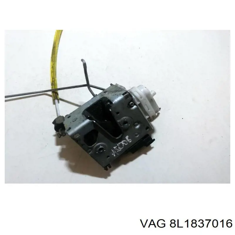 8L1837016 VAG Fecho da porta dianteira direita