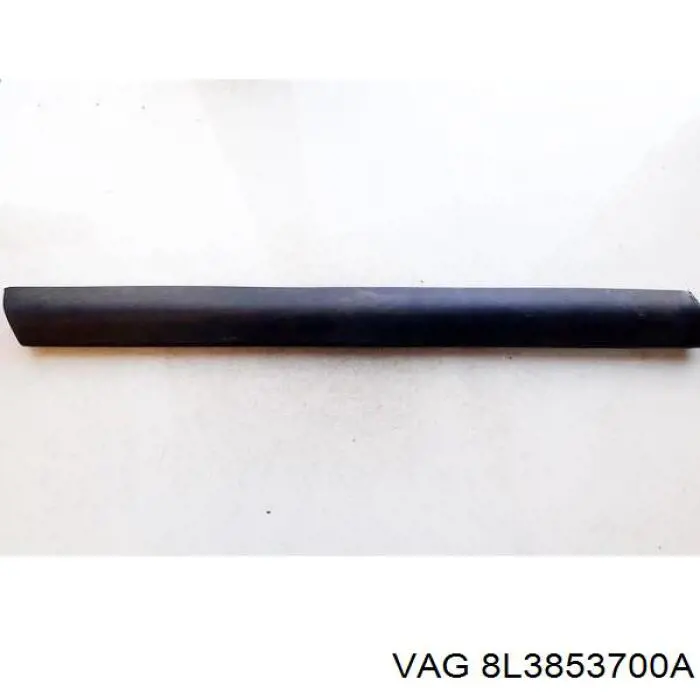 8L3853700A01C VAG Placa sobreposta (moldura) externa traseira direita de acesso