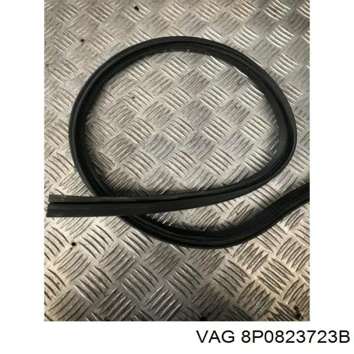 8P0823723B VAG 
