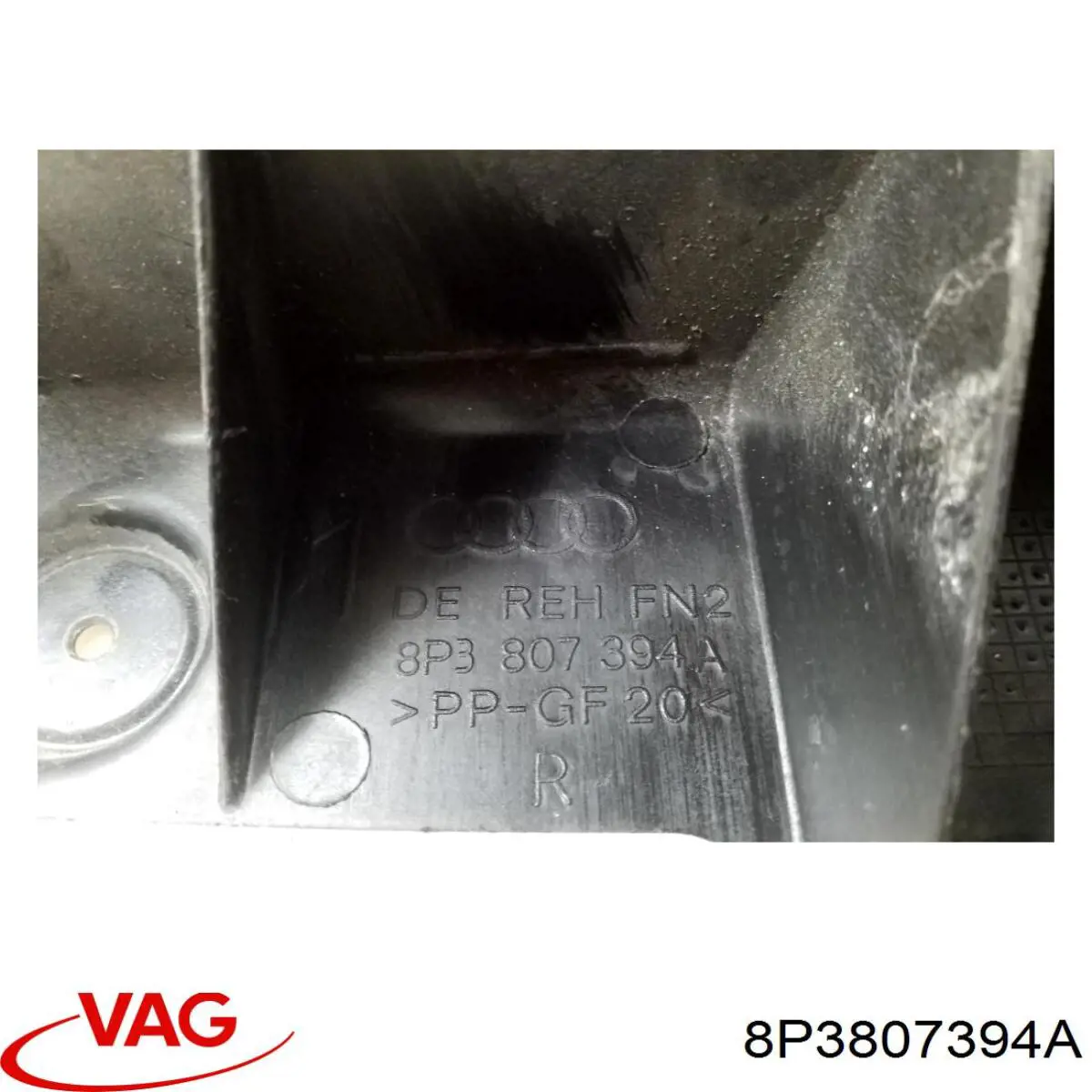 Guia direita do pára-choque traseiro VAG 8P3807394A preço, a partir de 22,68 USD