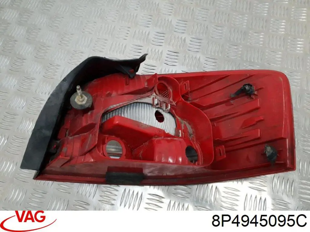 Compre 8P4945095C VAG Lanterna traseira esquerda externa