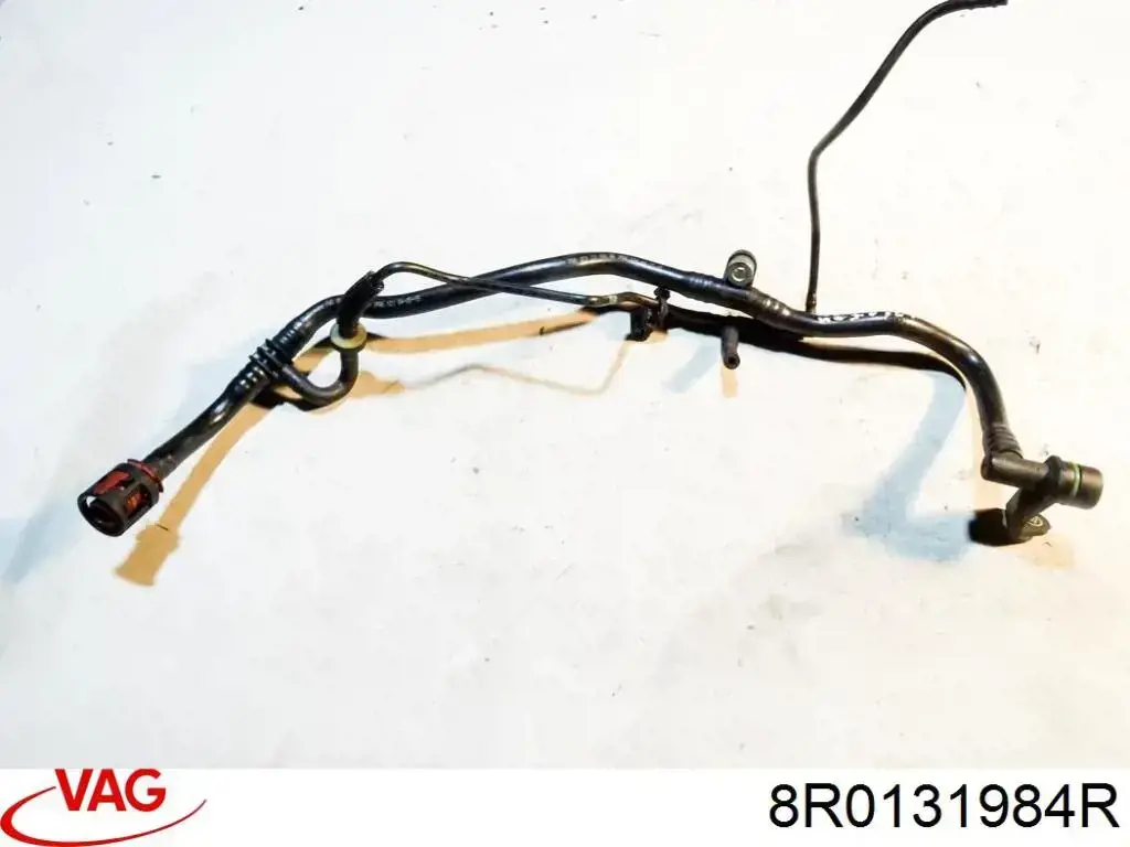 8R0131984R VAG Conduto de tubos de fornecimento Ad blue