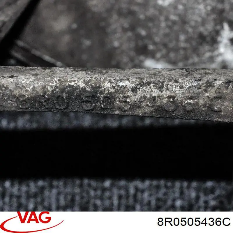 Compre 8R0505436C VAG Pino moente (extremidade do eixo) traseiro direito