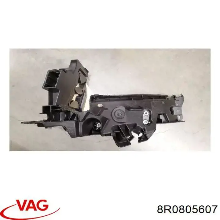 Consola (adaptador) de fixação da luz dianteira esquerda VAG 8R0805607 preço, a partir de 40,83 USD