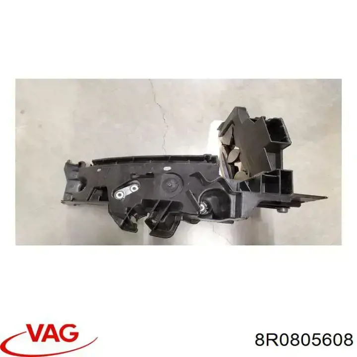 Compre 8R0805608A VAG Consola (adaptador) de fixação da luz dianteira direita