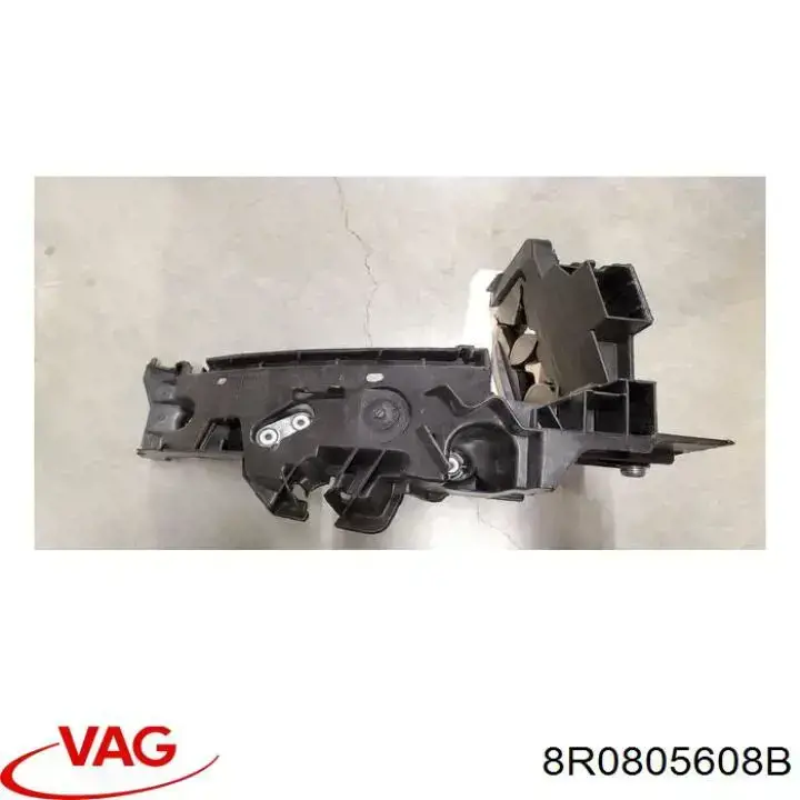 Compre 8R0805608A VAG Consola (adaptador) de fixação da luz dianteira direita