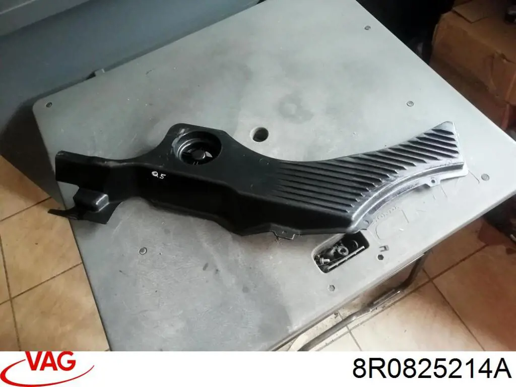 Proteção de fundo esquerda VAG 8R0825214A preço, a partir de 76,11 USD