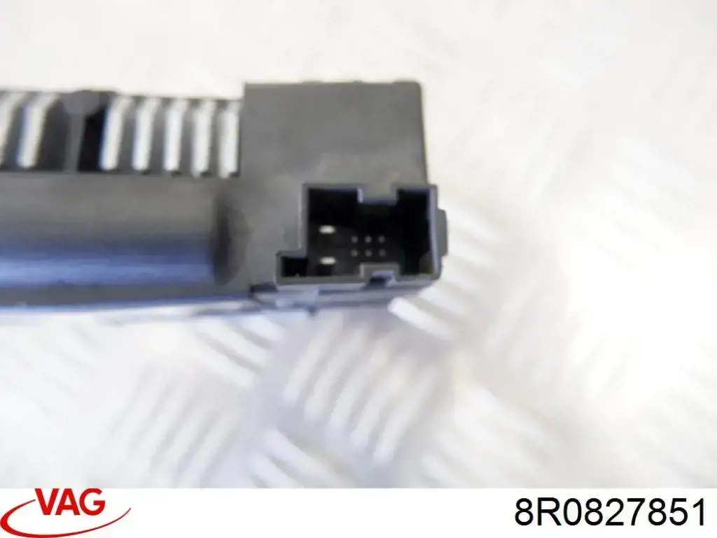 Compre 8R0827851 VAG Amortecedor de tampa de porta-malas (de 3ª/5ª porta traseira)