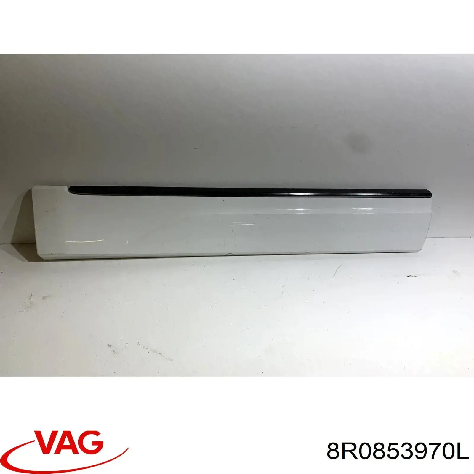 Moldura da porta dianteira esquerda inferior VAG 8R0853970L preço, a partir de 269,87 USD