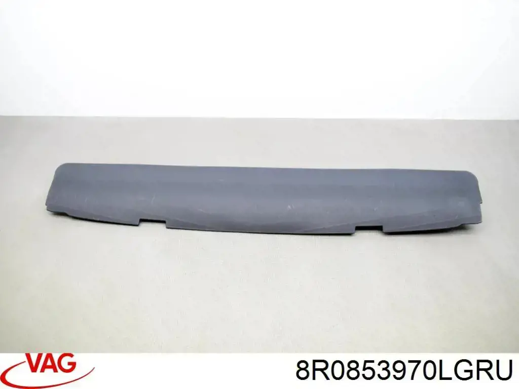 Compre 8R0853970LGRU VAG Moldura da porta dianteira esquerda inferior