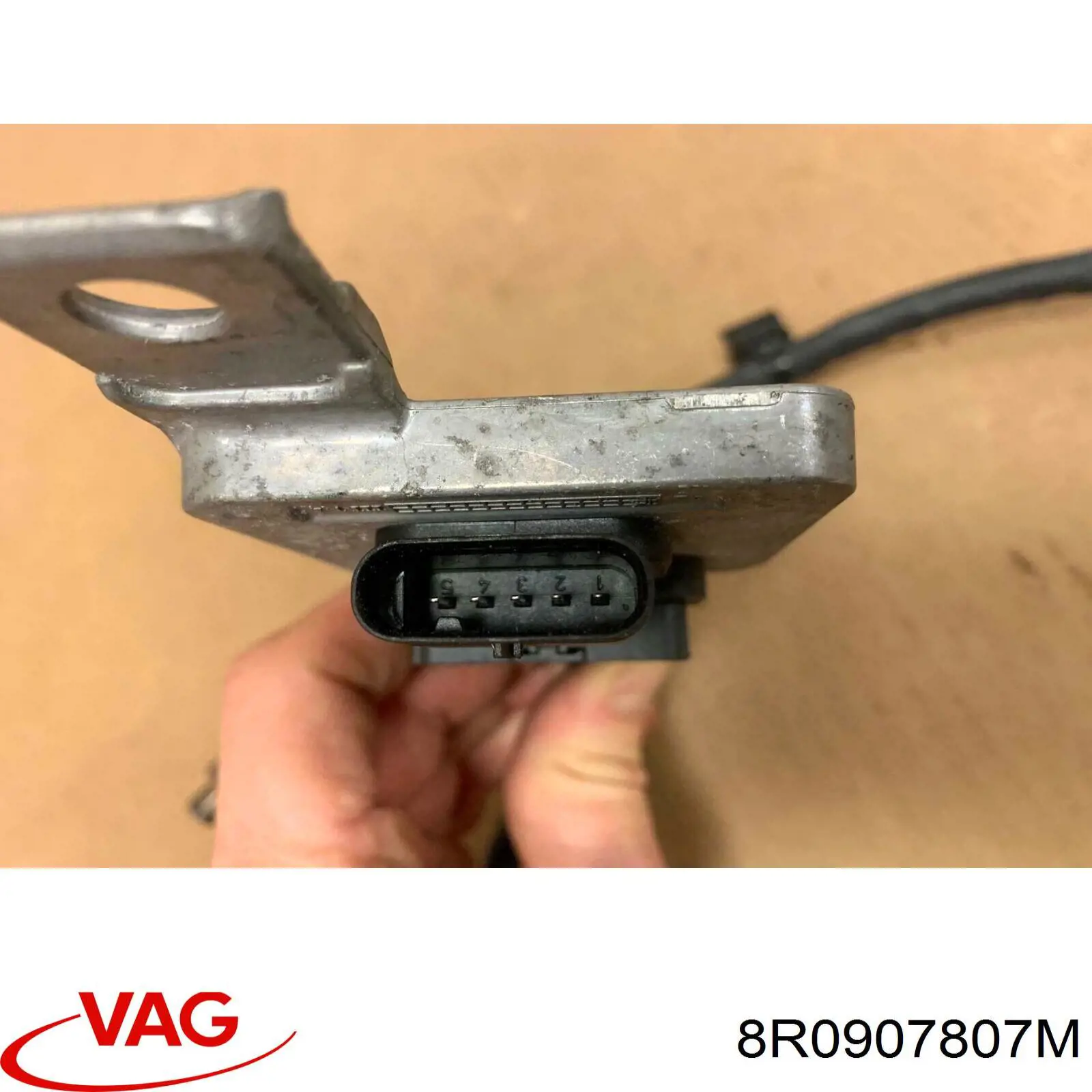  VAG 8R0907807M