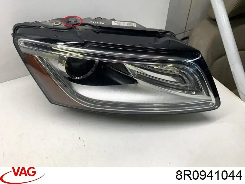 Luz direita VAG 8R0941044 preço, a partir de 495,93 USD