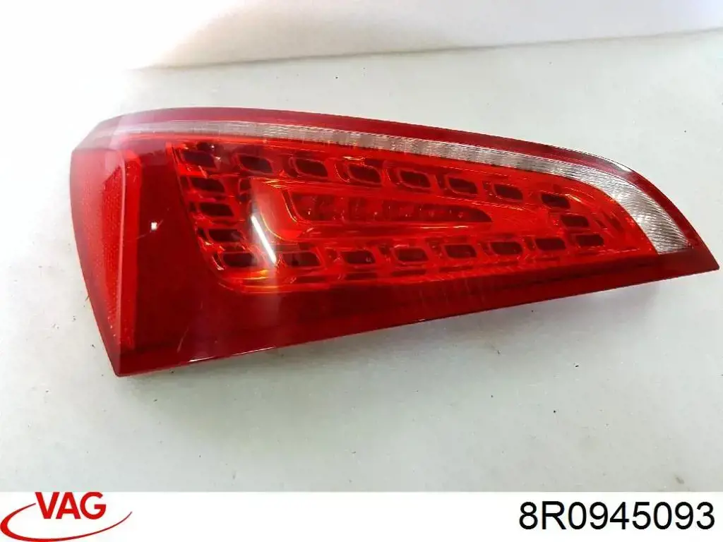 8R0945093 VAG Lanterna traseira esquerda