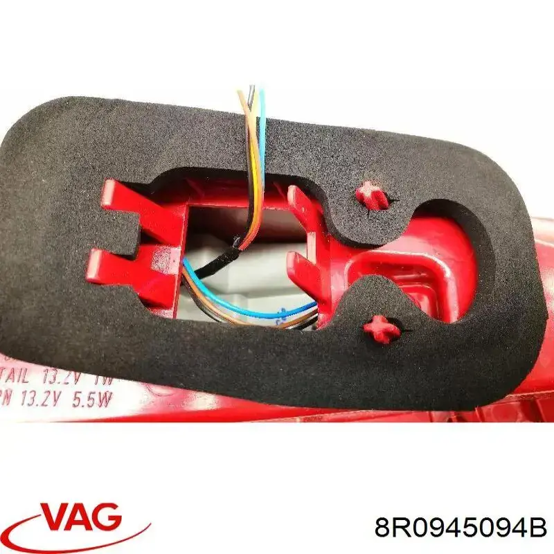 Compre 8R0945094B VAG Lanterna traseira direita