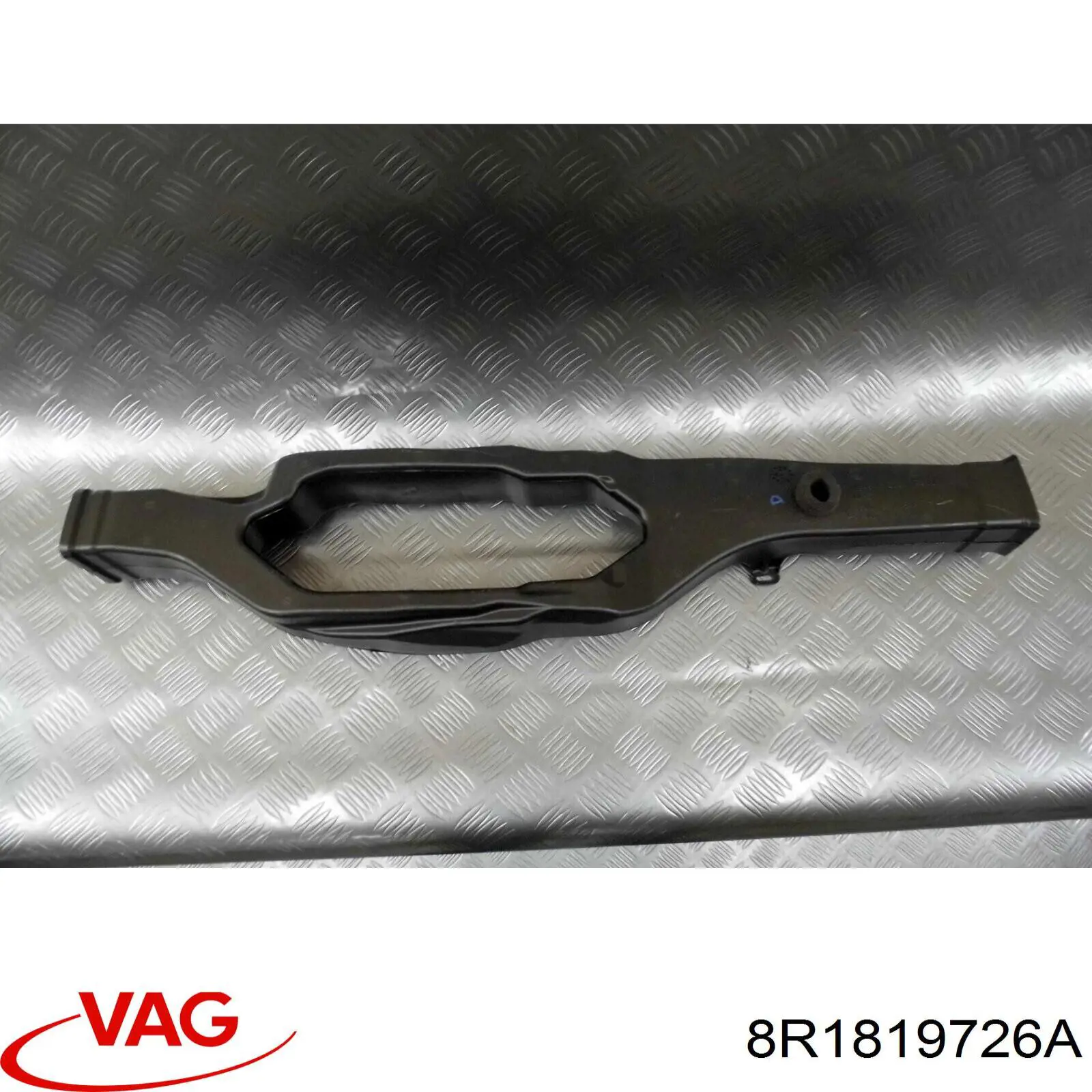 Compre 8R1819726A VAG Conduto de ar (distribuidor de ar para "painel de instrumentos") direito