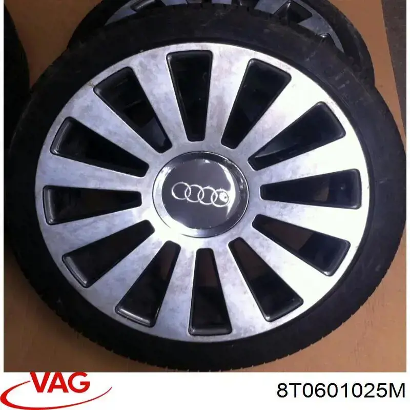 Compre 8T0601025M VAG Discos de roda de aleação ligeira (de aleação ligeira, de titânio)