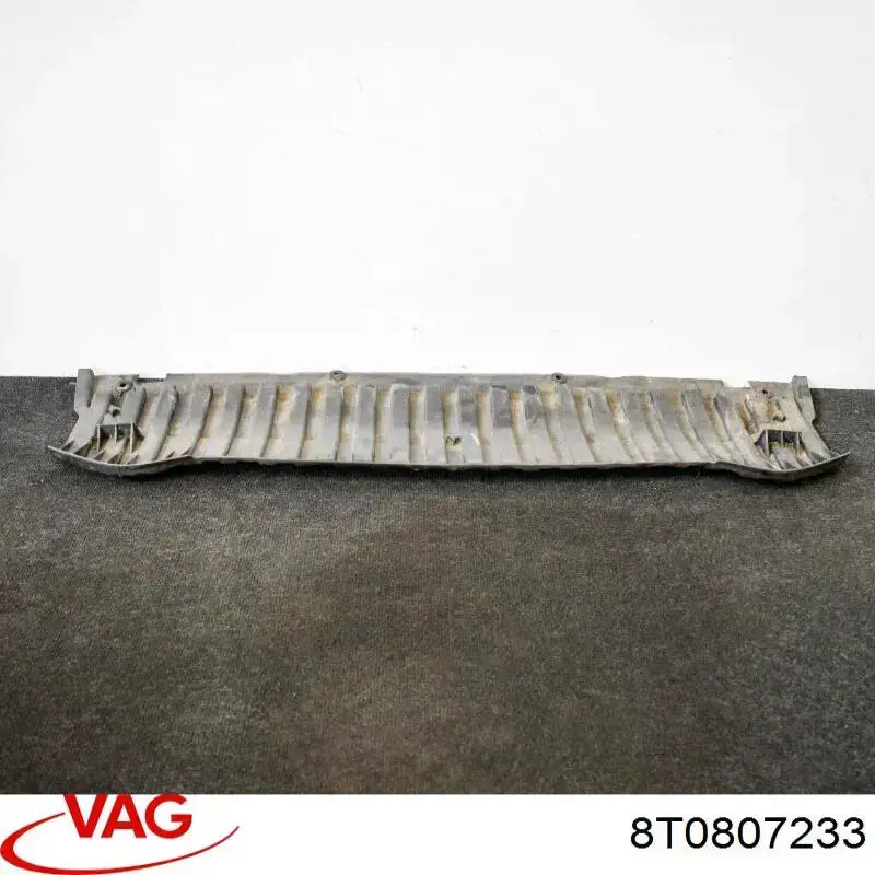 Compre 8T0807233 VAG Proteção do pára-choque dianteiro