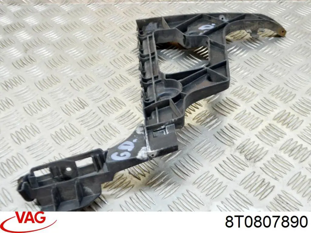 Guia direita do pára-choque traseiro VAG 8T0807890 preço, a partir de 37,87 USD