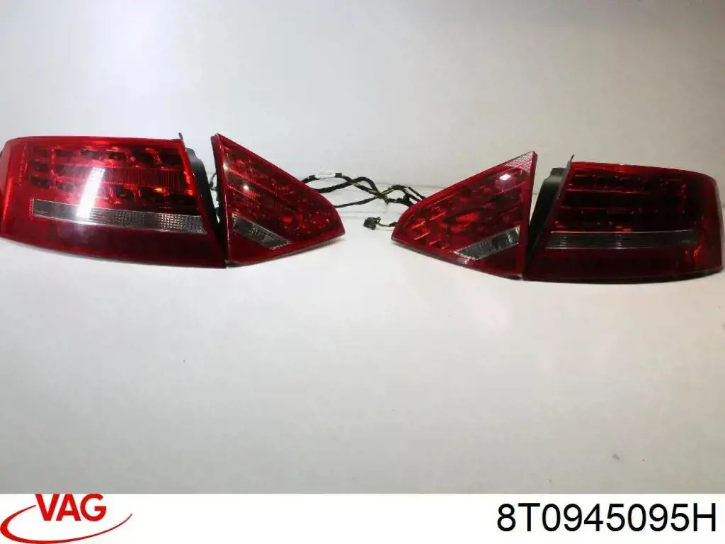 8T0945095H VAG Lanterna traseira esquerda externa