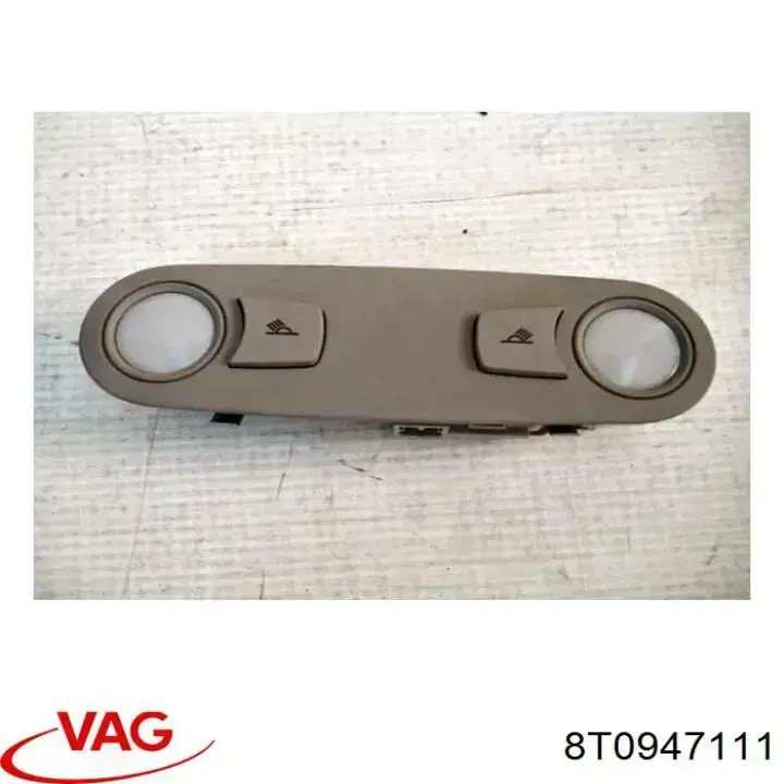 8T0947111 VAG Quebra-luz traseiro de iluminação de salão (de cabina)