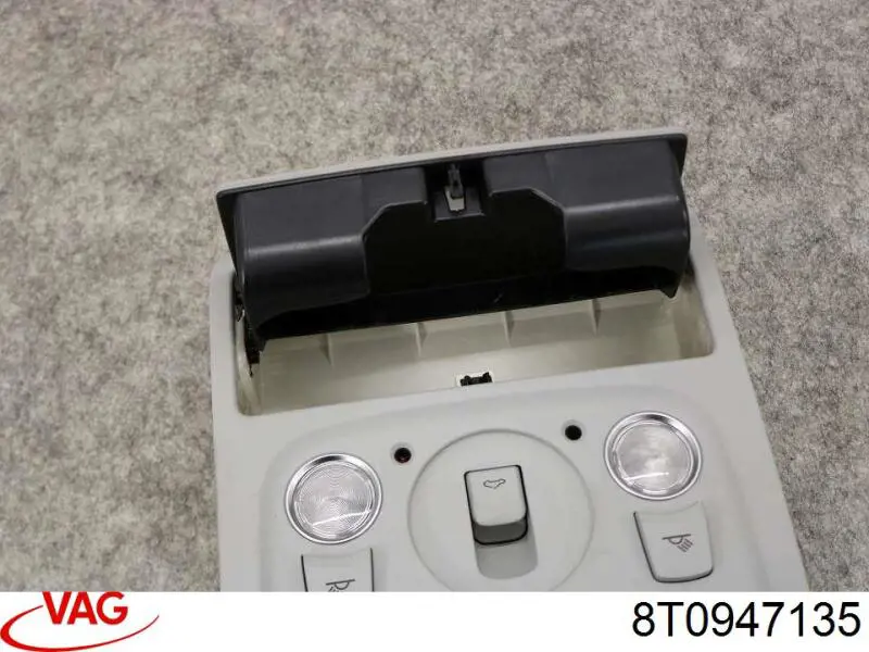 Compre 8T0947135 VAG Quebra-luz de iluminação de salão (de cabina)