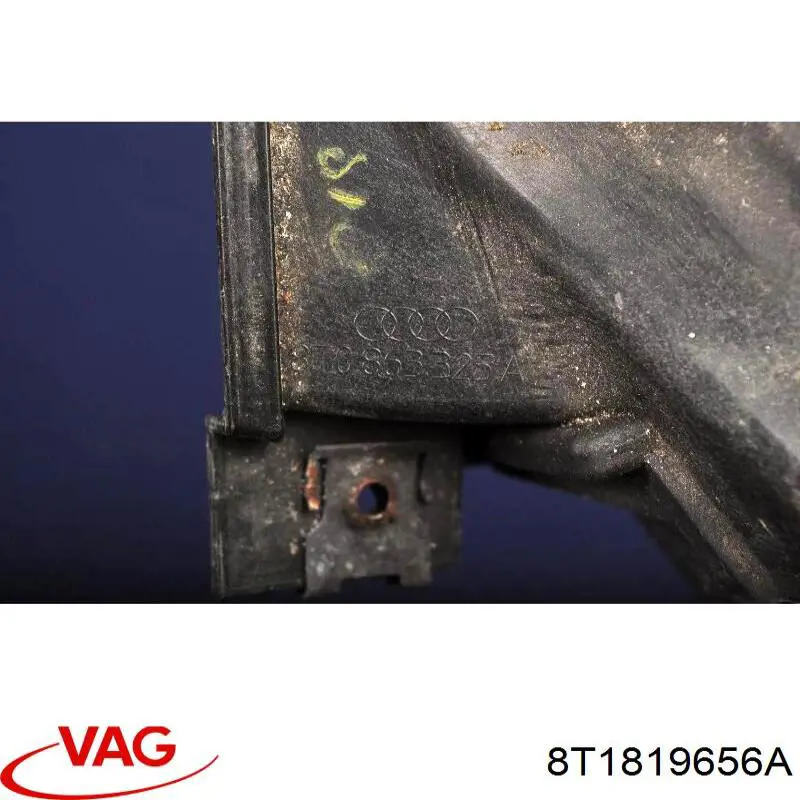 Compre 8T1819656A VAG Conduto de ar (distribuidor de ar para "painel de instrumentos") direito