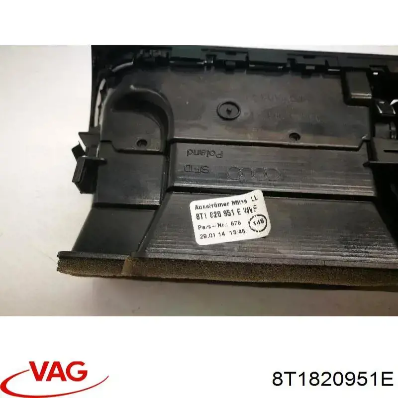 Grelha de ventilação de salão no "painel de instrumentos" VAG 8T1820951E preço, a partir de 59,59 USD