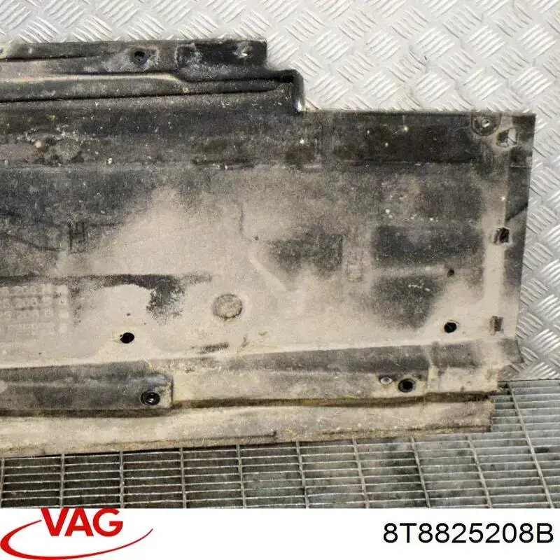 Compre 8T8825208B VAG Proteção de fundo direita