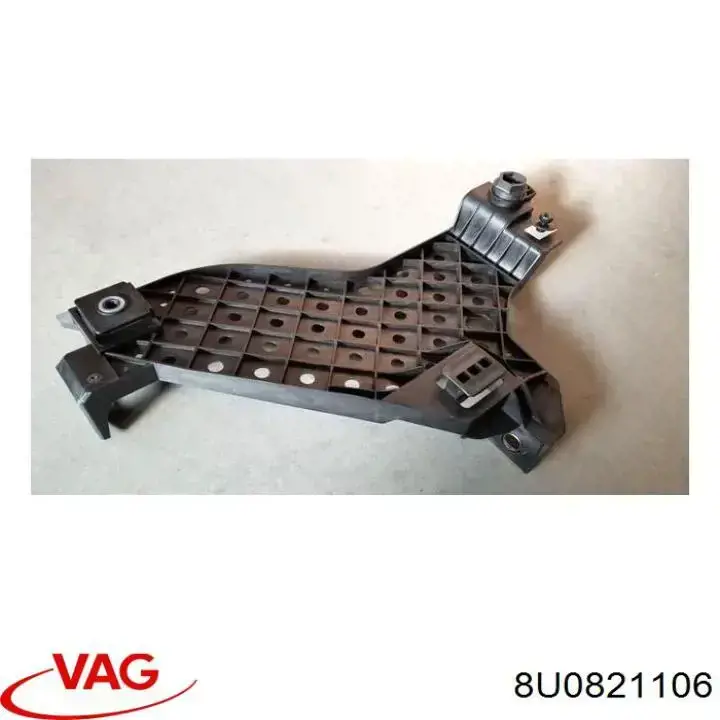 Pára-lama dianteiro direito VAG 8U0821106 preço, a partir de 127,54 USD